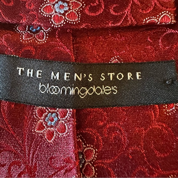 The Men's Store Bloomingdale's Floral  Medallion Grid Classic Tie - silk 100% - Picture 8 of 8